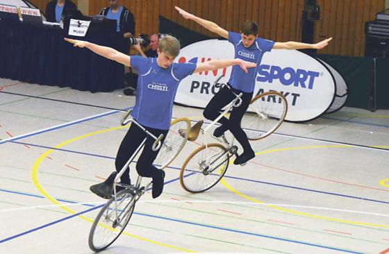 Das Kunstradpaar, Alexander Brandl und Andreas Steger, trat im 2er Junioren offen an.	Foto: Verein