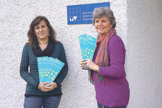 Margit Landesberger und Carola Splettstößer (v. r) freuen sich auf viele neue Teilnehmer beim aktuellen Programm der MVHS Grünwald.	Foto: hw