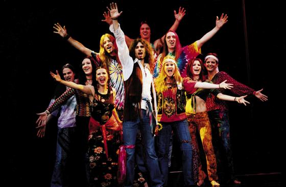 Im Musical »Hair« dreht sich alles um die Hippiebewegung der 1968er-Jahre und die Suche nach einem neuen Lebensgefühl.	Foto: VA