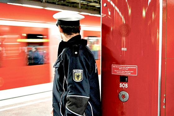 Die Bundespolizei wertet nun Festplatten der betroffenen S-Bahn aus.	Foto: Polizei München