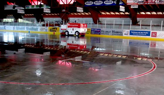 Im Grafinger Eisstadion plant der EHC Klostersee in diesem Sommer ein paar bauliche Veränderungen.	Foto: smg
