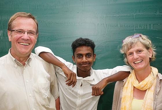 Ulrike und Gerhard Albert haben mittlerweile sieben Patenkinder in Südindien, eines davon ist der 21-jährige Pradeep, den sie bei ihrem zweiten Besuch in Südindien kennenlernten.	Foto: privat