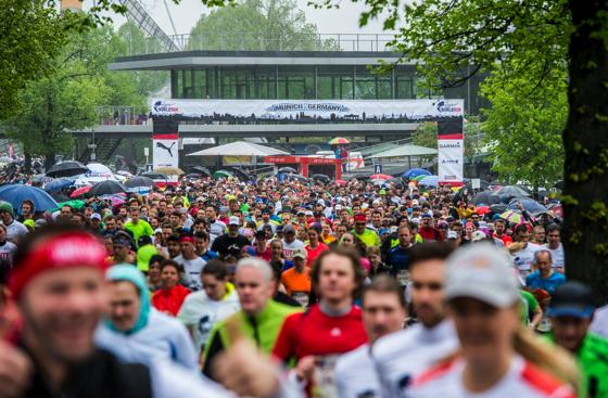 So sah es im vergangenen Jahr aus  München ist aber auch 2016 am Start für den guten Zweck. 	Foto: Marc Müller/Wings for Life World Run/Red Bull Media House