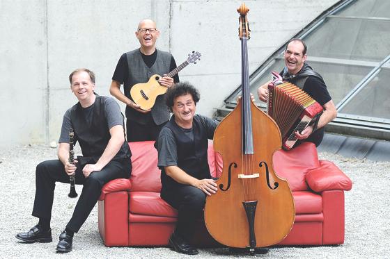 Die vier Musiker von Miscapala eröffnen die Stadlkulturtage in Ottersberg.	Foto: VA