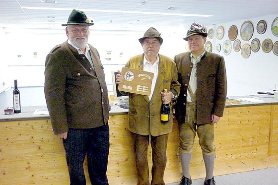 Hachinger Schützen: Thomas Kindl, Manfred Beck, und Werner Horn (v. li.).	Foto: SG Unterhaching