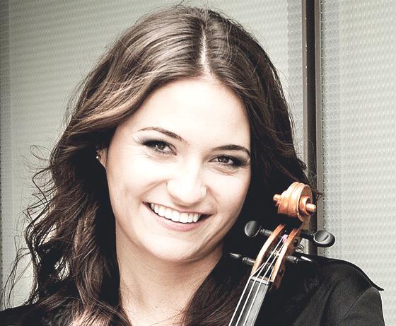 Heidi Schmid begeistert ihre Zuhörer mit Ihrer Violine und ihrer charmanten Art. 	Foto: VA