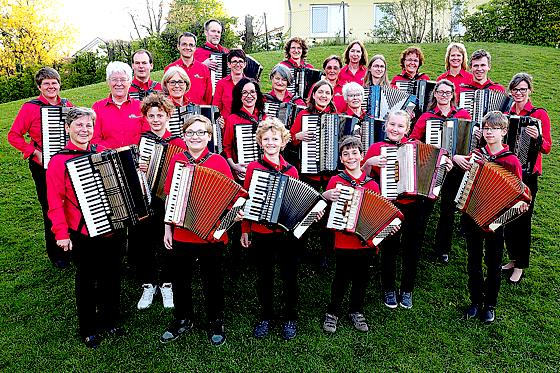 Der Akkordeonverein accordeonissimo e.V. Poing spielt am Samstag in Poing.	Foto: Herbert Dullnig