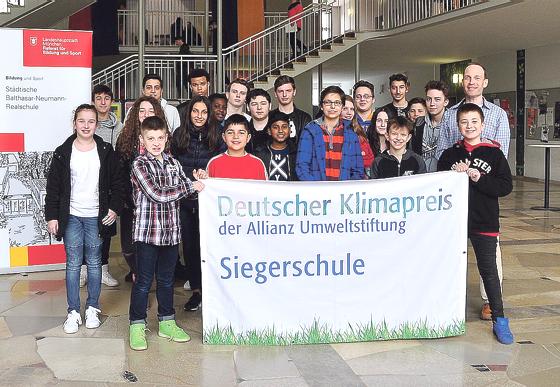 Wurde mit dem Klimapreis ausgezeichnet: die Schüler AG »Die Klima-Checker« der Balthasar-Neumann-Realschule im Harthof.	Foto: VA