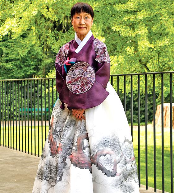 Jung-Ja Holm hält einen Vortrag über »Die Kultur des Alten Korea und Südkorea heute«. 	Foto: VA