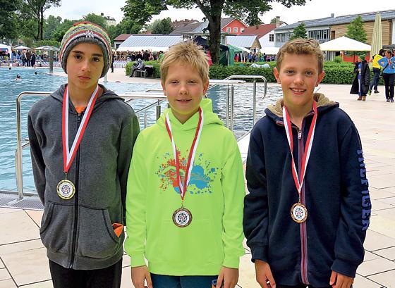 Erfolgreich auf 200 Meter: Elias Pic, Sebastian Ruff und Christoph Höllriegel (v. l.).	Foto: Privat