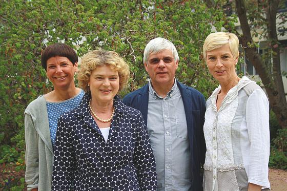 Im Wechsel leiten (v.l.) Barbara Mallmann, Ursula Cieslar, André Schinck und Gisela Hüttis die Pflegesprechstunde im Rathaus. 	Foto: privat