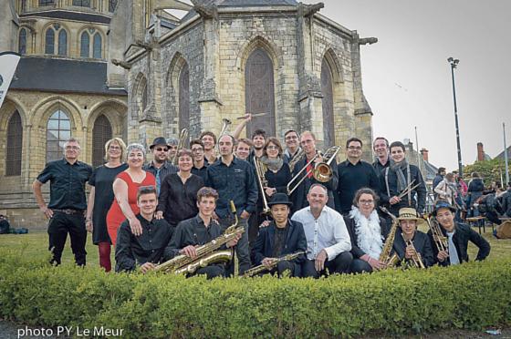 Die Big Band »La Flume« der Musikschule Le Rheu zu Gast in Grasbrunn. Auf dem Programm steht ein gemeinsamer Auftritt mit der Big Band der Musikschule Vaterstetten.	Foto: PY Le Meur