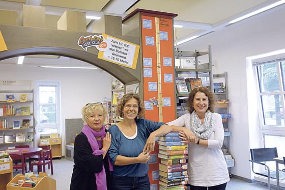 Ingrid Pohl, Ute Kapuschinksi und Gabriele Oswald von der Gemeindebibliothek Grünwald freuen sich auf viele Teilnehmer beim 10. SLC.	Foto: hw