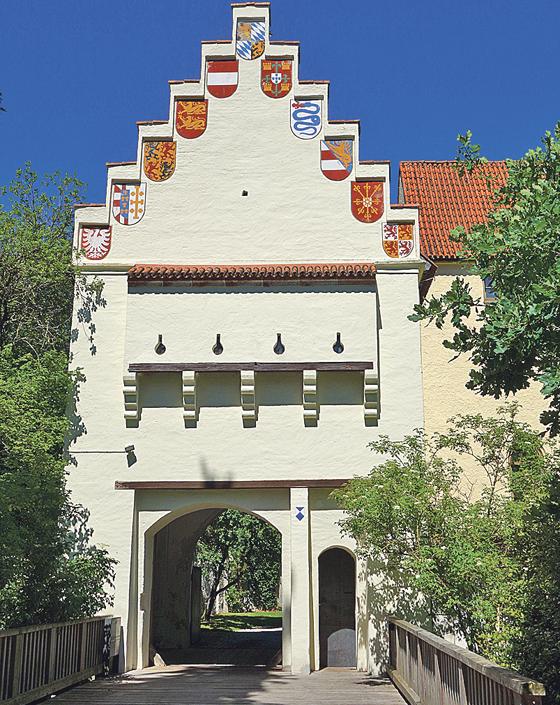 Zu einer informativen Führung wird am 14. August in die Burg Grünwald eingeladen.	Foto: hw