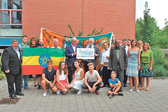 Die Vaterstettener Schüler erliefen 20.000 Euro für den Partnerschaftsverein »Alem Katema«.	Foto: VA