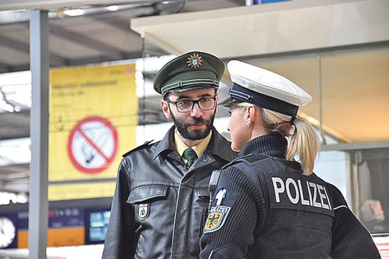 Viel zu tun hat die Bundespolizei an den Bahnhöfen vor allem an Wochenenden.	Foto: Bundespolizei