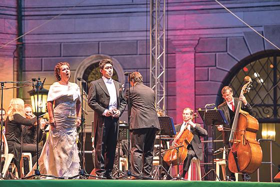 »Dramatico«: Italienische Opernperlen auf der Bühne des Brunnenhofs.      Foto: Brunnenhof / Philipp Schieder