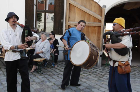 Fatzwerk wird aus der Hallertau nach Erding anreisen und beim historischen Marktfest für althergebrachte fröhliche Klänge sorgen.	Foto: kw