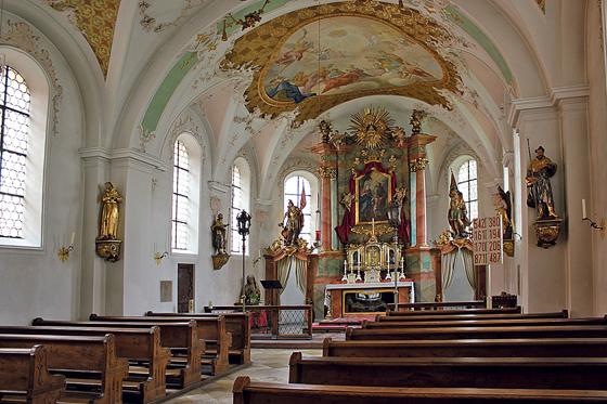 Die Grafinger Marktkirche wurde 1672 von Gallus Mayr, dem Vater des Erbauers der barocken Pfarrkirche, errichtet. 	Foto: Stefan Dohl