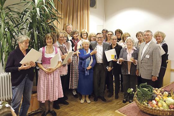 Ein paar liebe Worte, ein Lächeln und ein warmes Mittagessen für ihre Gäste: Die ehrenamtlichen Helfer der Kirchenküche wurden für Engagement mit dem Preis »München dankt« ausgezeichnet.	Foto: VA