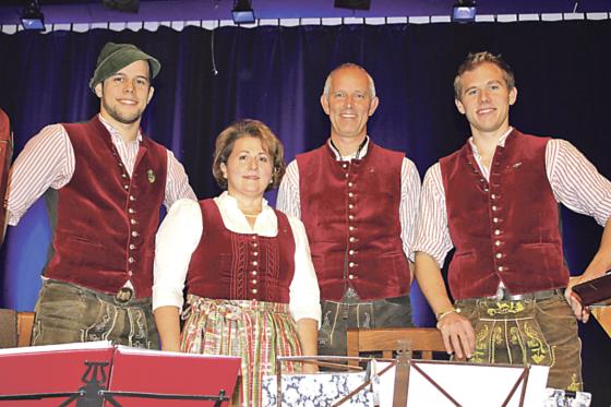 Die Familienmusik Servi sorgte beim Herbstkonzert für gute Laune bei den Gästen.	Foto: VA