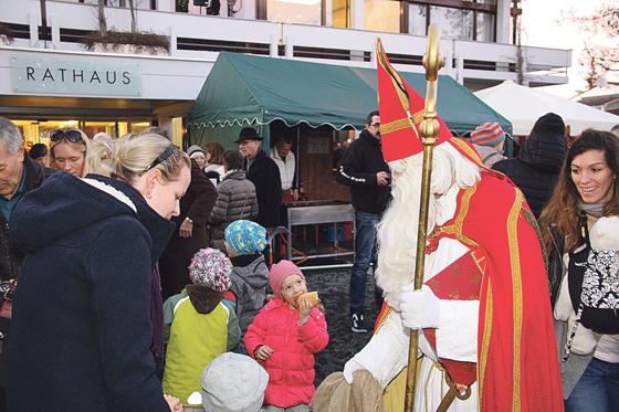 Die Freunde der Gemeinde Grünwald veranstalten einen Adventsmarkt vor dem Grünwalder Rathaus. Der Nikolaus hat sein Kommen schon zugesagt.	Foto: VA