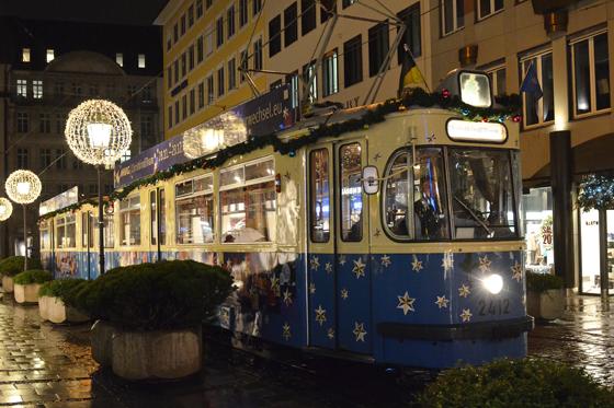 Bitte einsteigen ab 26.11.: Zur Adventszeit dreht eine romantische »Christkindl-Tram« ihre Kreise. 	Foto: MVG