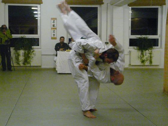 Jiu-Jitsu ist nicht nur Verteidigung: Auch Respekt und Rücksichtnahme werden trainiert.	Foto: VA