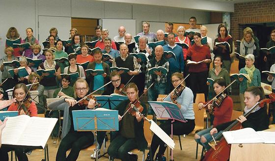 Für die Aufführung der Kantaten aus Bachs Weihnachtsoratorium bekommen die »FinSingerd« Verstärkung von weiteren Musikern und Ensembles. 	Foto: FinSingers