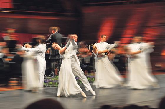 Zum Zauber der Musik kommt die Harmonie der Bewegung: die Johann-Strauß-Konzert-Gala mit K&K Philharmonikern im Herkulessaal der Residenz.	Foto: ©DaCapo, J. Kendlinger