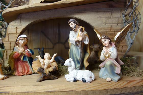 An Weihnachten feiern wir die Geburt Jesu Christ und die Ankunft Gottes auf der Erde. Hier dargestellt von der Schreinerei Vordermaier.	Foto: hw