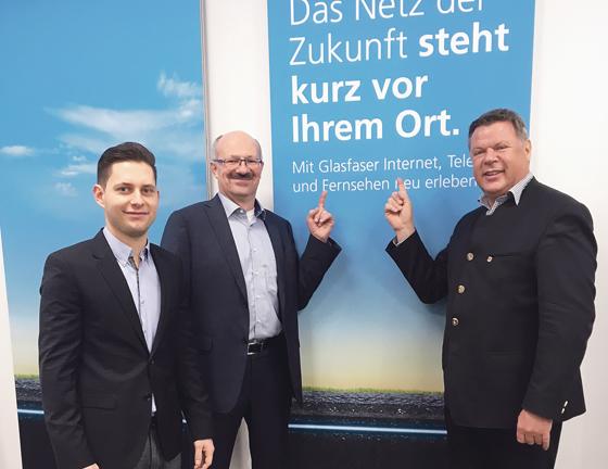 Sind zuversichtlich: Benjamin Ogles, Martin Herkommer und Bürgermeister Piet Mayr (v. li.). 	Foto: Gemeinde Zorneding