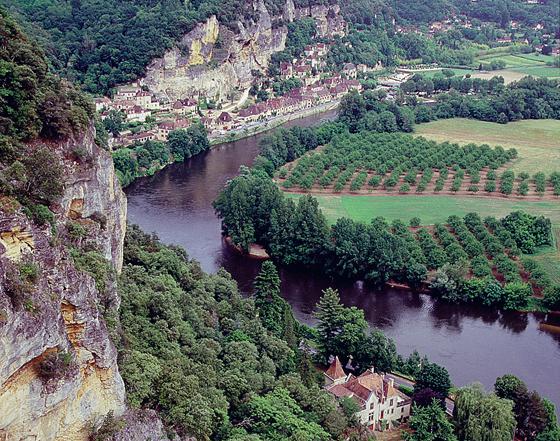 Die Aufnahme zeigt die Flusslandschaft an der Dordogne, die nahe der Stadt Bordeaux vorbeifließt.	Foto: Franz Still