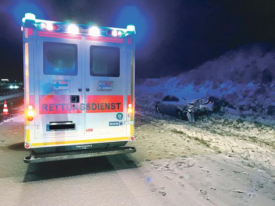 Wie durch ein Wunder wurde beim Unfall niemand schwer verletzt.	Foto: MKT Krankentransport Schmitt/Obermeier