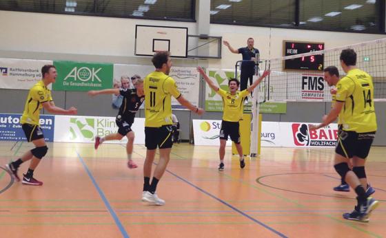 Matchballjubel in Hammelburg. Nach 100 Minuten Spielzeit war der Auswärtssieg gesichert.	Foto: Volleyball Grafing
