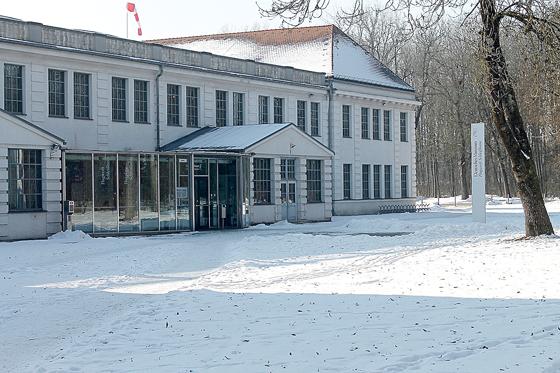 Noch bis zum 31. März können Interessierte die Ausstellung mit Werken des Künstlers Paul Klee im Deutschen Museum Flugwerft besuchen.	Foto: ch