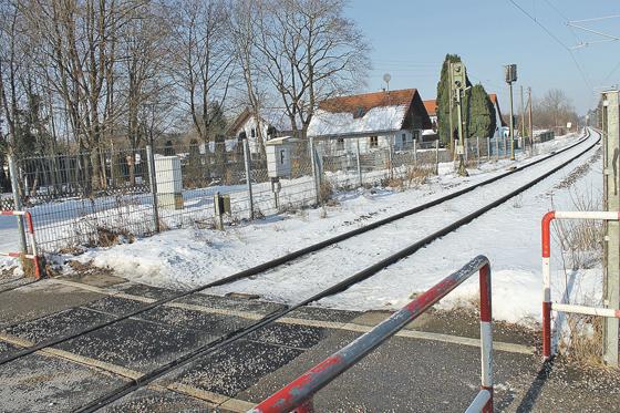 Das Gleis führt entlang der Berberitzenstraße.	Foto: ch
