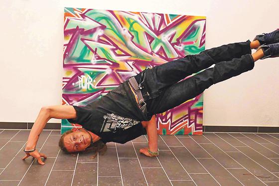 Vom ersten Schritt bis zur perfekten Combo: Der Jugendtreff am Biederstein präsentiert einen Breakdance-Kurs. 	Foto: JTB