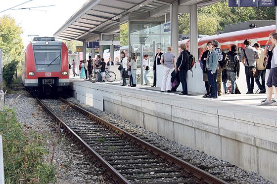Unisono fordern die Anreinergemeinden der S7, dass die S-Bahnverbindung zuverlässiger und leistungsfähiger wird. Nur so kann man den Individualverkehr reduzieren.	F: Ina Franz