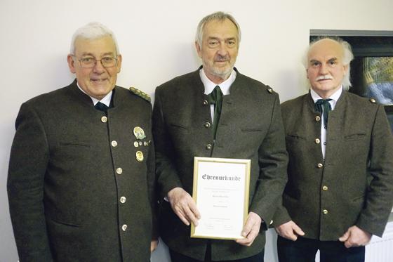 Franz Voglsinger, Ehrenmitglied Otto Eiba und Alfons Dinglreiter (von links nach rechts).	Foto: privat