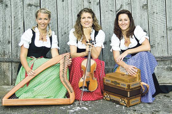 Auch das Frauentrio »Die Hoameligen« aus Südtirol wird beim Harfenfestival in Miesbach auftreten.	Foto: VA