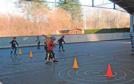 Kinder ab sechs Jahren können in den Kursen des TSV Feldkirchen Inline-Skaten lernen.	Foto: Verein