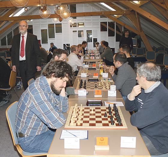 Der tschechische Nationalspieler Jiri Stocek (links) spielt für den Schachclub Garching in der 2. Bundesliga.	Foto: Verein