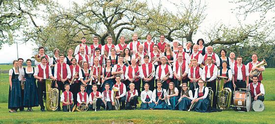 Die Eichhofner Dorfmusik lädt am Samstag, 29. April, ab 20 Uhr zum Frühjahrskonzert ein. 	Foto: VA
