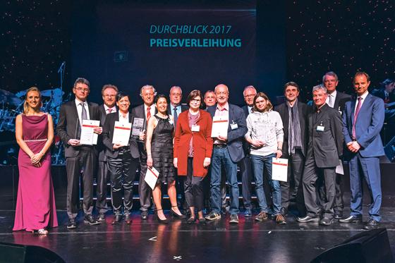 Alle »Durchblick-Preisträger«: Neben den Münchner Wochenanzeigern wurden Beiträge aus Thüringen und dem Saarland ausgezeichnet. 	Foto:  BVDA / Bernd Brundert