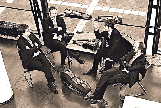 Vier Berufsmusiker aus Bochum und Recklinghausen bilden das Nodelman-Streichquartett. 		          Foto: VA