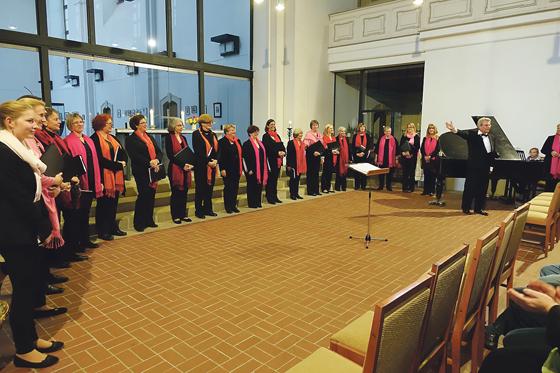 Der Kammerchor »Con Voce« gibt seit 2006 erfolgreich Konzerte in Ebersberg und Umland. 	Foto: VA