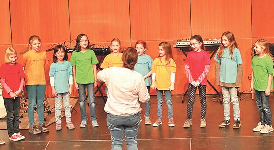 Für gute Laune sorgt das Konzert des Fachbereichs »Gesang« der Musikschule Unterhaching. 	Foto: VA