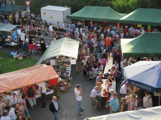 Der 17. Glonner Nachtflohmarkt findet Anfang Juli statt. Anmelden kann man sich seit dieser Woche.	Foto: VA