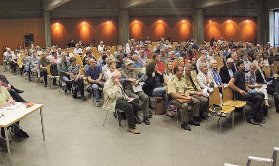 Großer Andrang: Die Bürgerversammlung Perlach war auch am vergangenen Donnerstag wieder sehr gut besucht. Klare Anliegen hatten die Bürger im Gepäck. 	Foto: Red